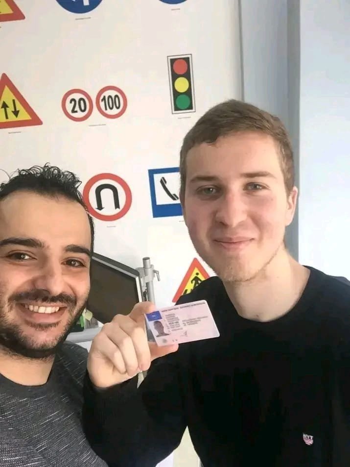 Αγοράστε μια πραγματική άδεια οδήγησης